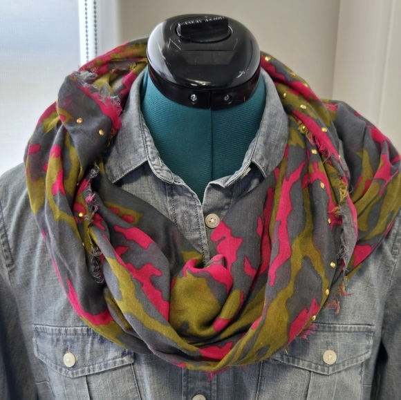 BETSEYVILLE BETSEY JOHNSON Y2K LIGHTWEIGHT INFINITY SCARF GREY FUSCHIA WOMEN OS - Picture 1 of 10